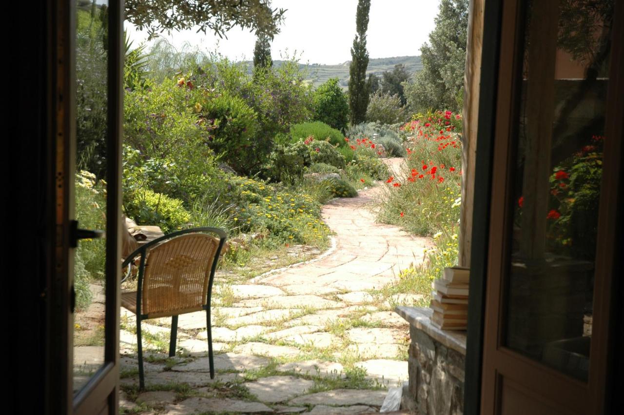 To The Garden Konuk evi Angairiá Dış mekan fotoğraf